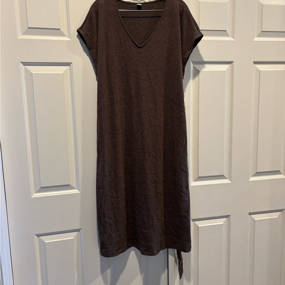 Old Navy Brown Sheath Dress with V-Neck and Dolman Sleeves